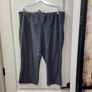 ATHLETIC WORKS ATHLETIC CAPRI LEGGINGS